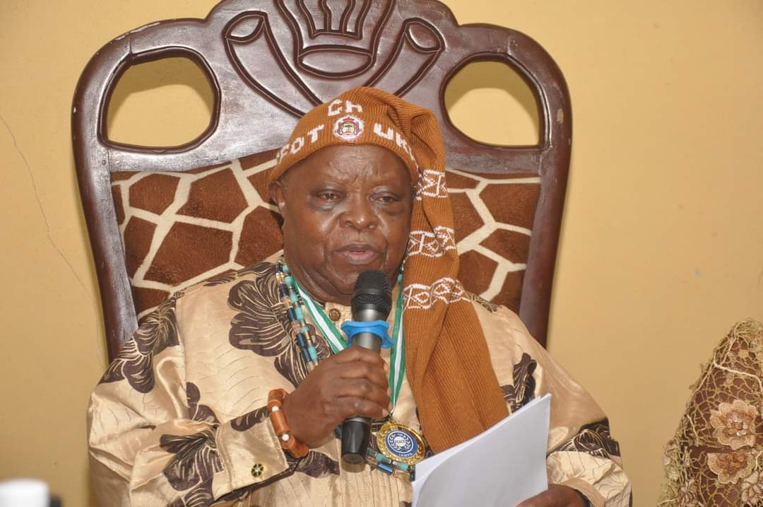 Paramon Ruler Obio Offot, Use Ikot Ebio Bubble For Paramount Ruler's Royal Visit ...