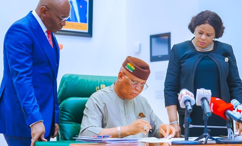 Akwa Ibom Governor signs state labour committee