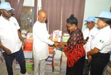 Abasiandikan Nkono gives books