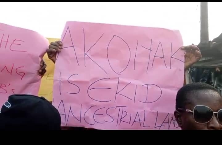 Ekid women protest